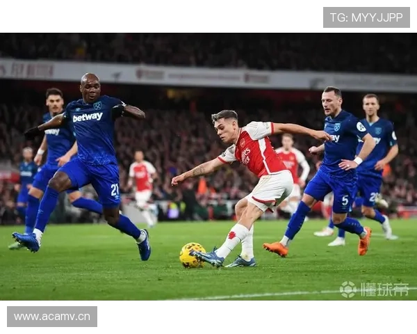 奥利塞 vs 杜埃:技术流新星的进攻效率与战术适配差异 奥利塞 vs 杜埃:技术流新星的进攻效率与战术适配差异