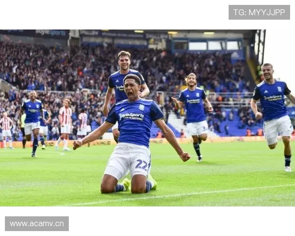 贝林厄姆:从英冠新星到顶级中场的关键成长节点解析 贝林厄姆:从英冠新星到顶级中场的关键成长节点解析